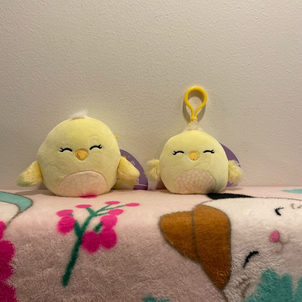 Squishmallows Aimee the chick bundle